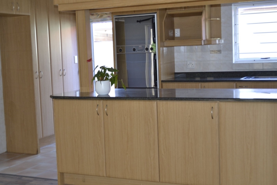 To Let 5 Bedroom Property for Rent in Heritage Park Western Cape